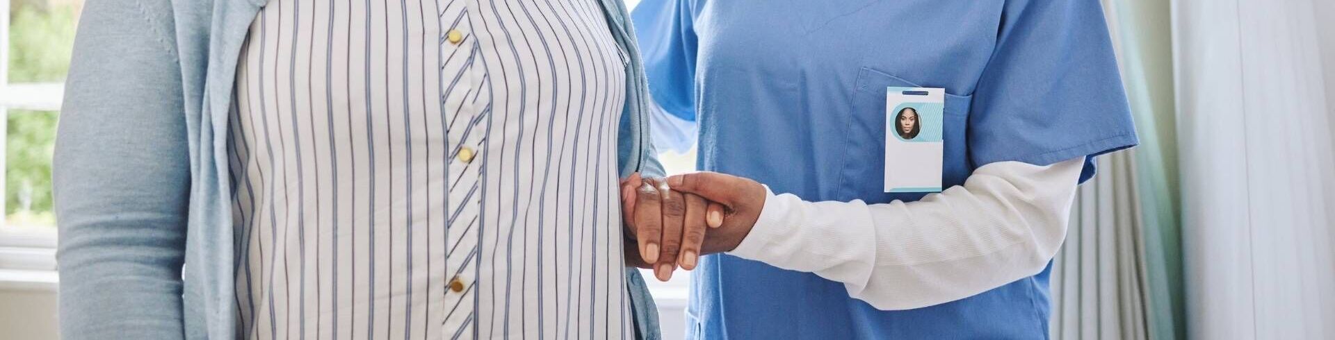 Formation d'aide-soignant : cursus, prix et financements