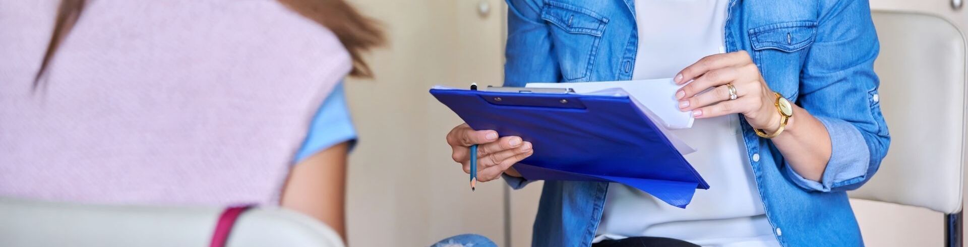 Formation assistant de service social : guide complet du DEASS