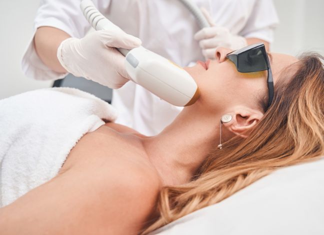métier d'esthéticienne spécialisé dans le laser