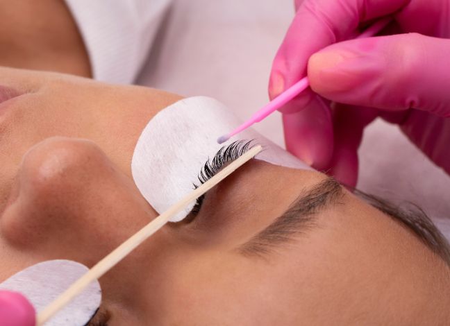 le métier de technicienne de cils