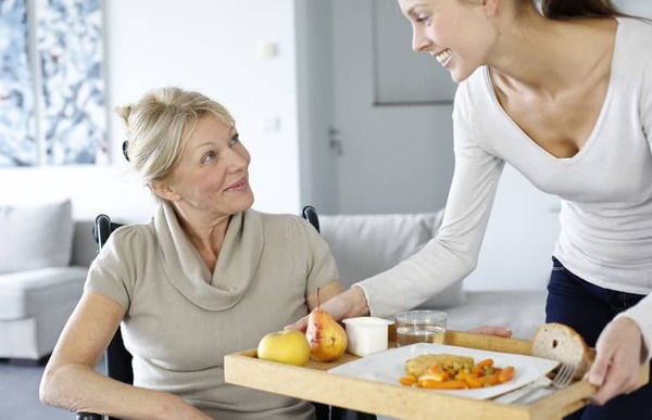 Devenir auxiliaire de vie