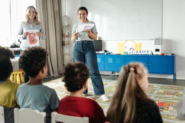 Professeures des �coles  devant une classe